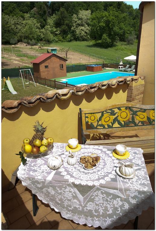 Il Casale Di Aurora Country House Colmurano Екстер'єр фото