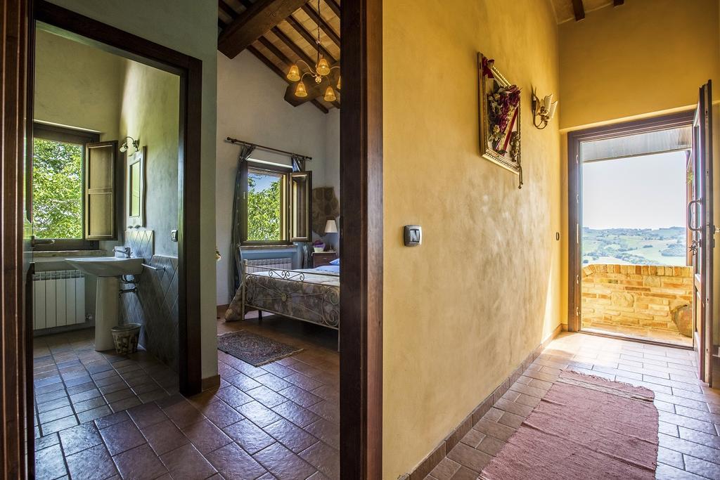 Il Casale Di Aurora Country House Colmurano Екстер'єр фото